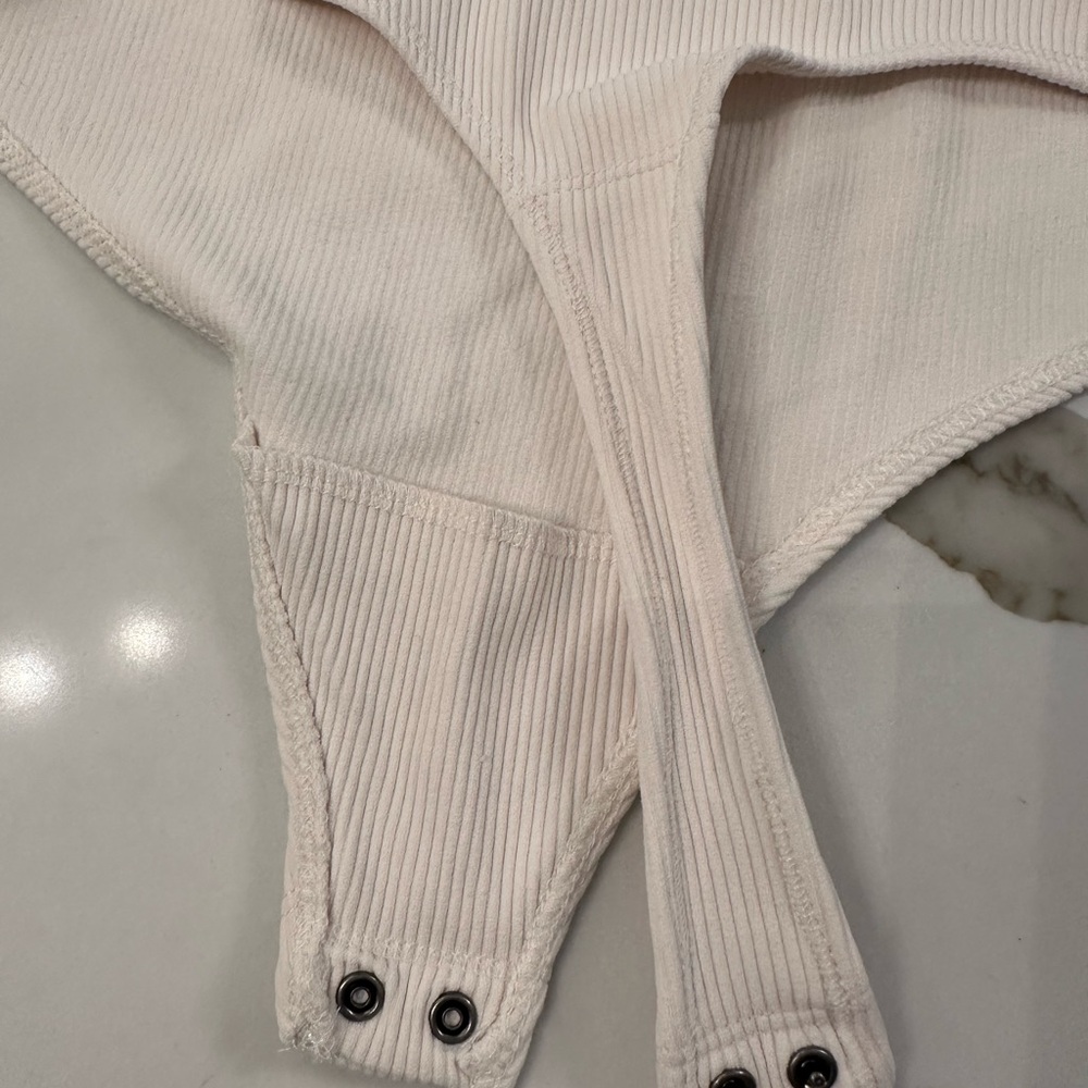 Abercrombie & Fitch Soft AF Collection Small Side Cut Out Body Suit size NWT - Picture 4 of 6
